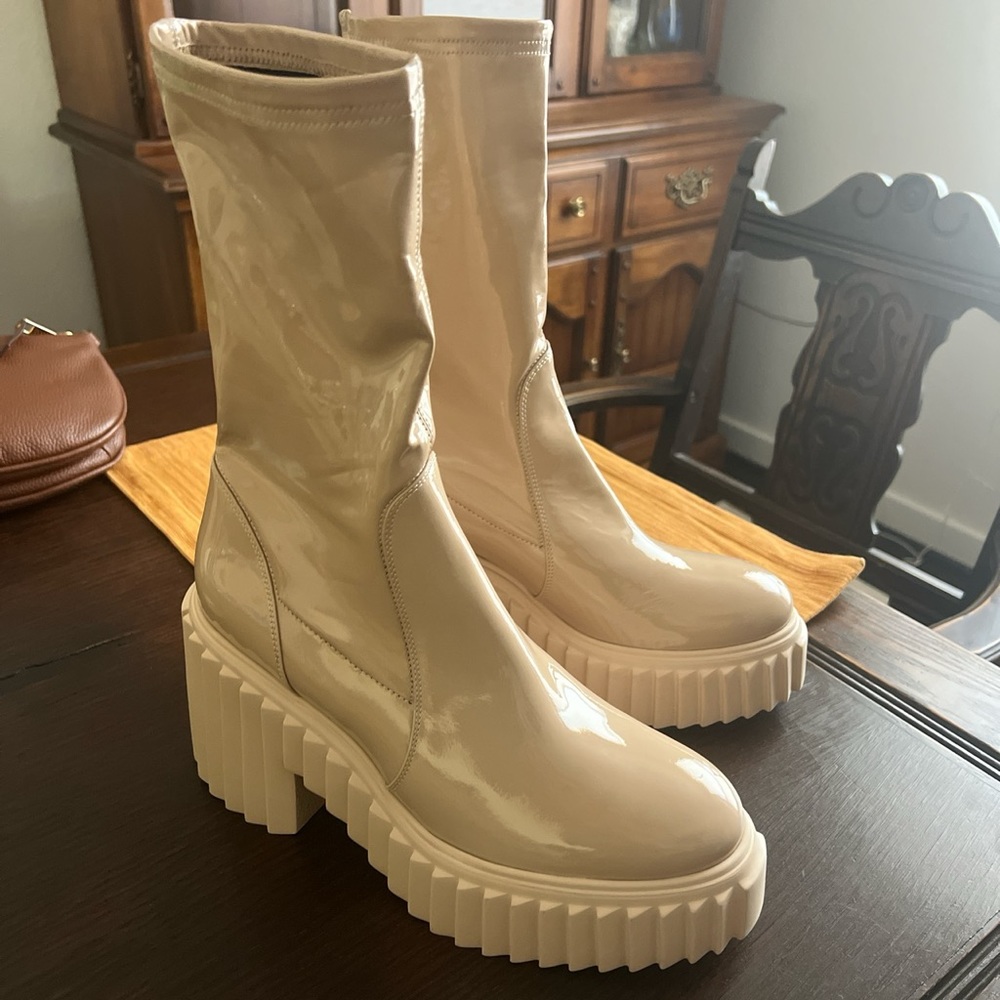 AGL Tan Patent Leather Lug Sole Boots size 10 never worn